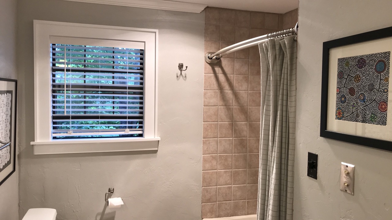 Photo of Bedroom in Glenville