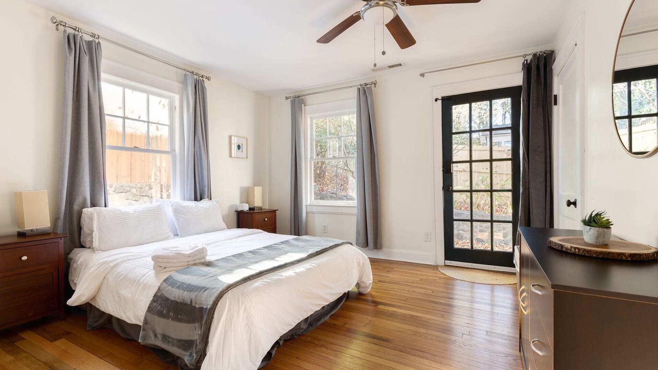Photo of Bedroom in Downtown