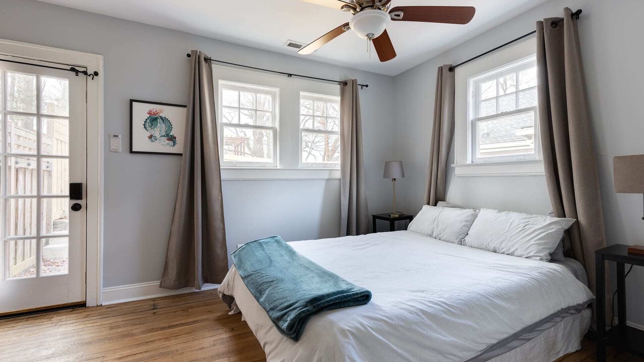 Photo of Bedroom in Downtown