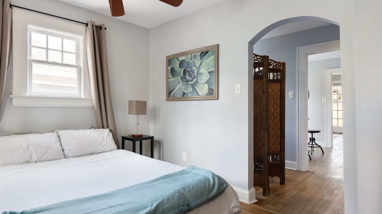 Photo of Bedroom in Downtown