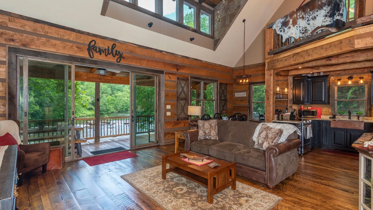 Photo of Livingroom in Waynesville