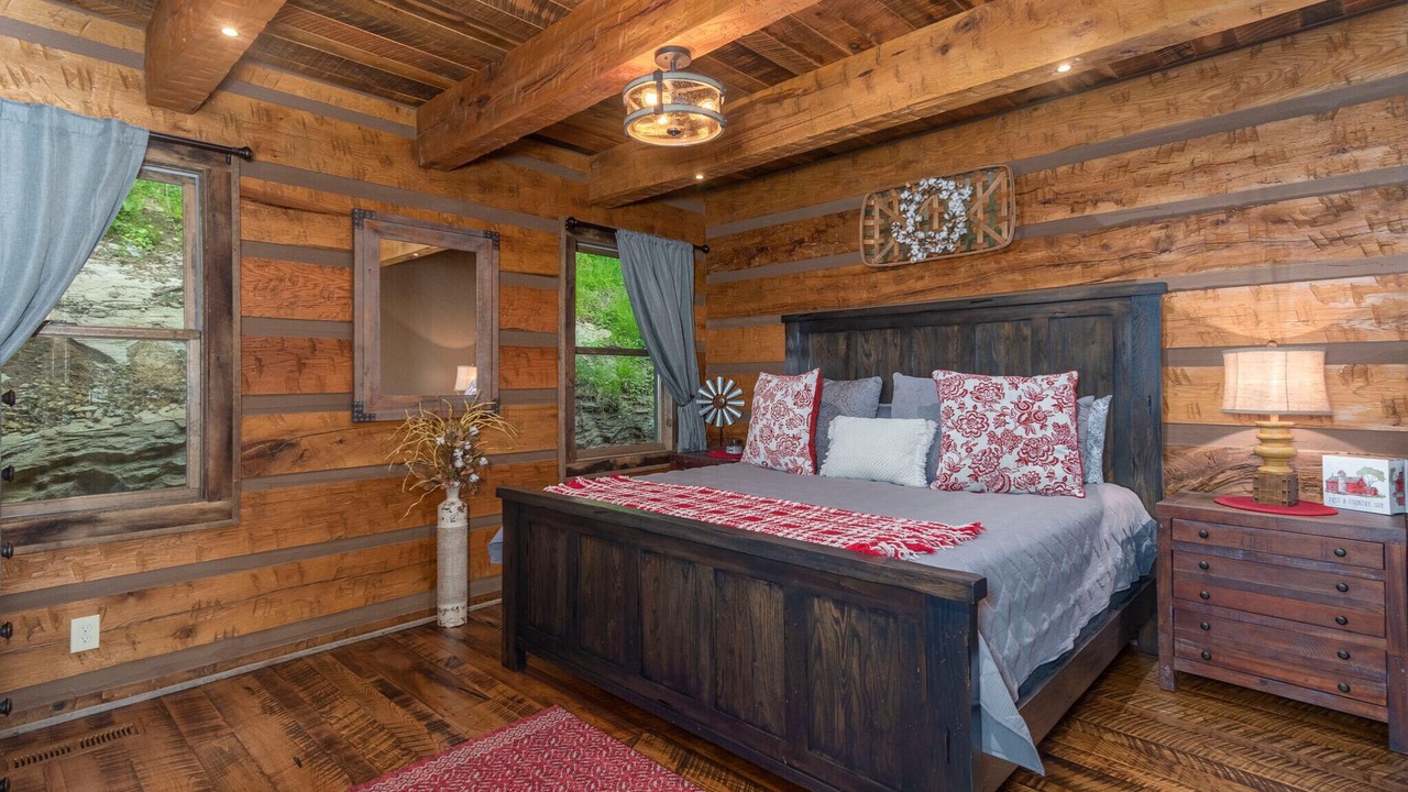 Photo of Bedroom in Waynesville