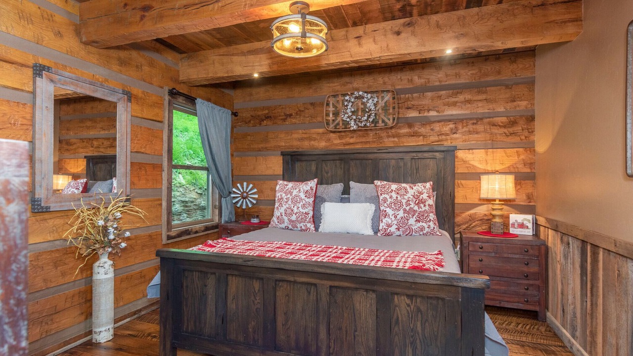 Photo of Bedroom in Waynesville