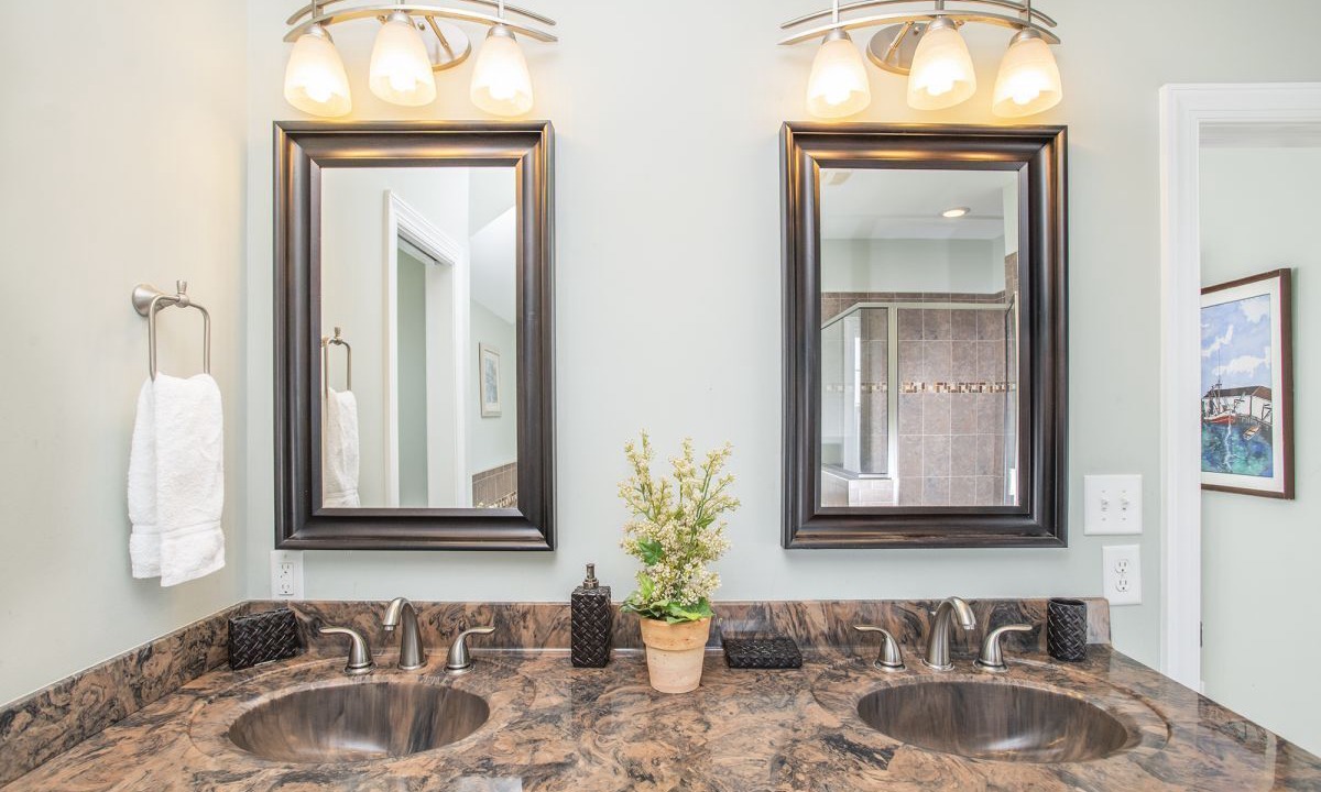 Photo of Bathroom in Straits