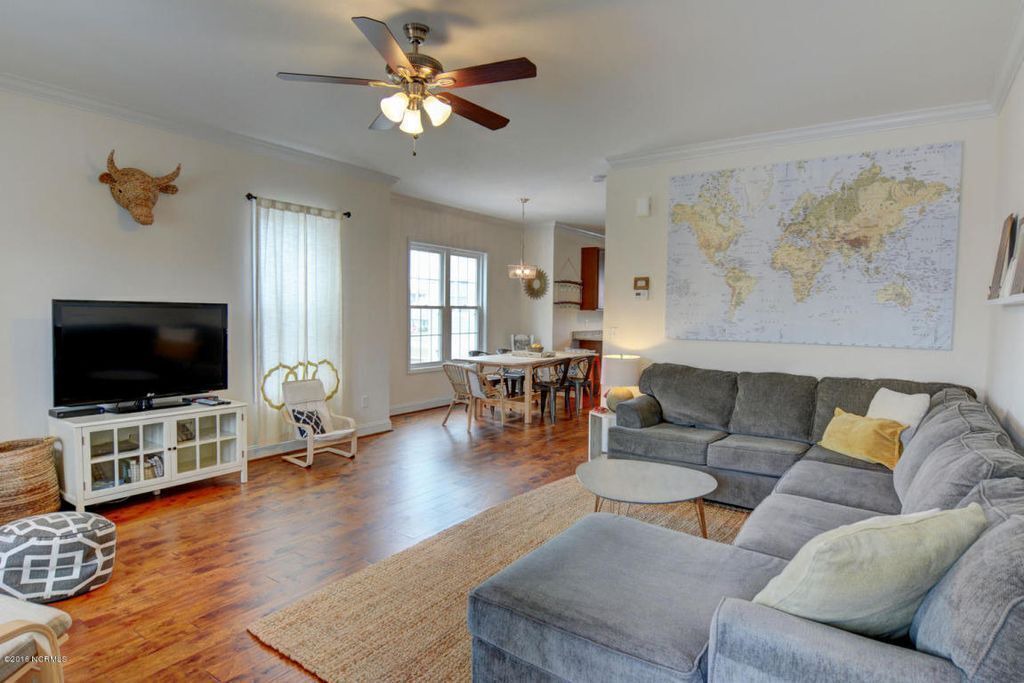 Photo of Livingroom in Wilmington Beach