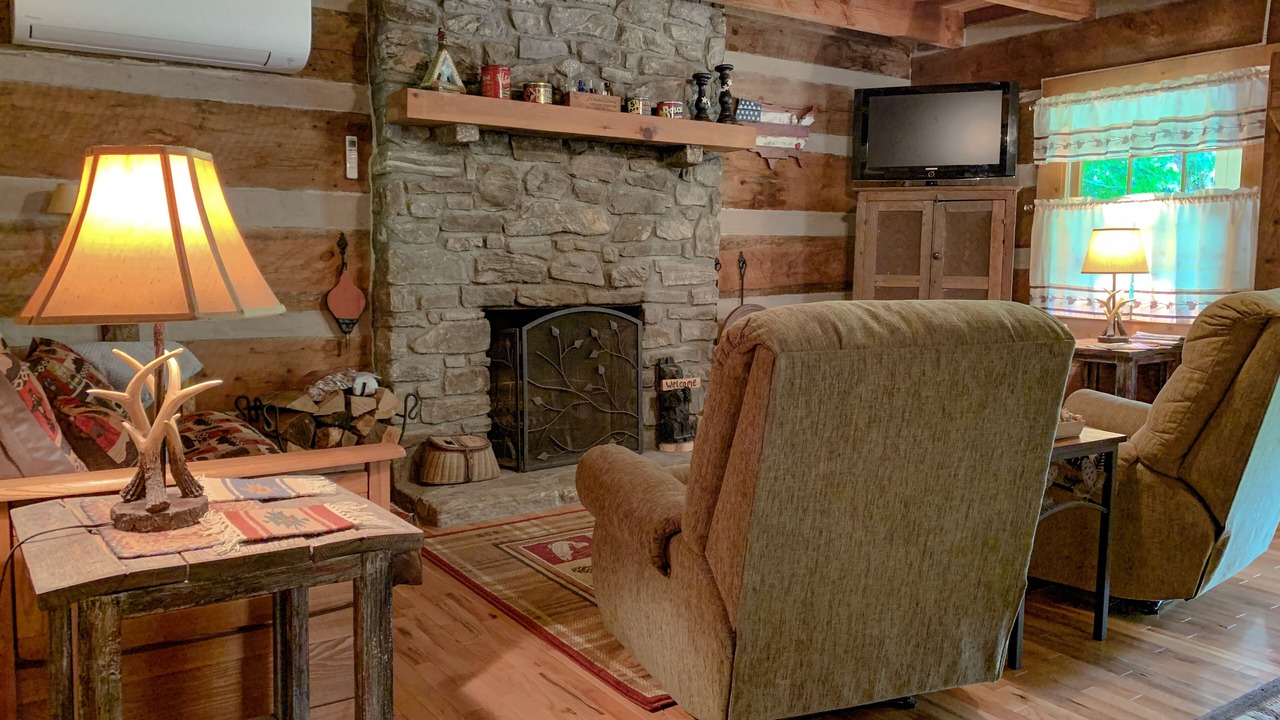 Photo of Livingroom in Maggie Valley