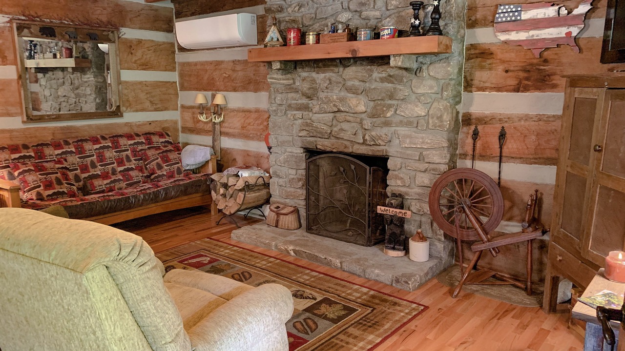Photo of Livingroom in Maggie Valley