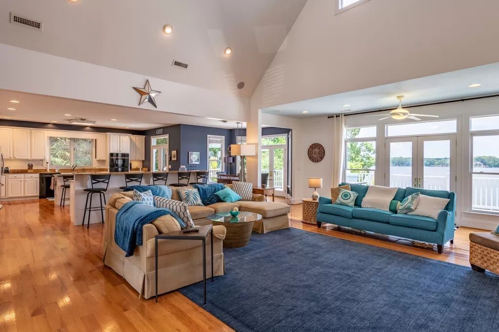 Photo of Livingroom in Olde Ferry Estates