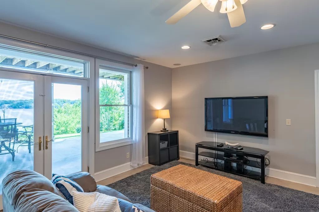 Photo of Livingroom in Olde Ferry Estates