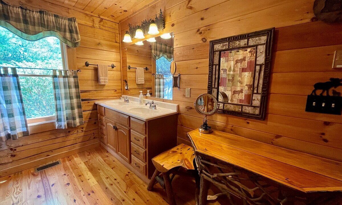 Photo of Bathroom in Buck Mountain