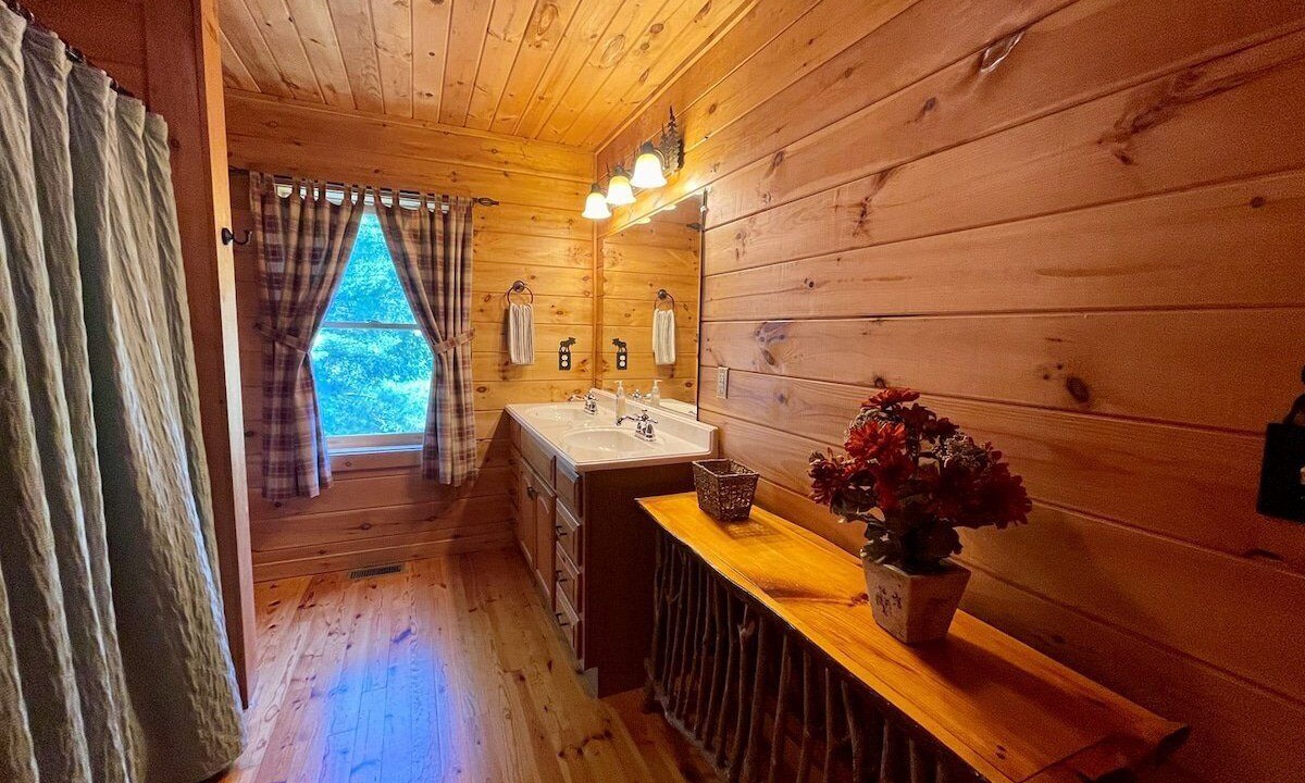 Photo of Bathroom in Buck Mountain
