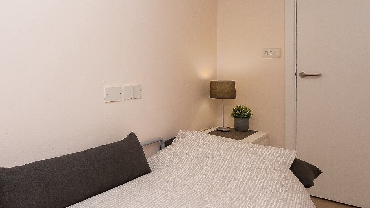 Photo of Bedroom in Oval
