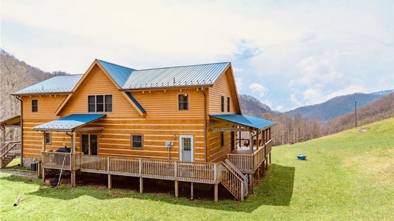 Photo of Outdoor in Bakersville