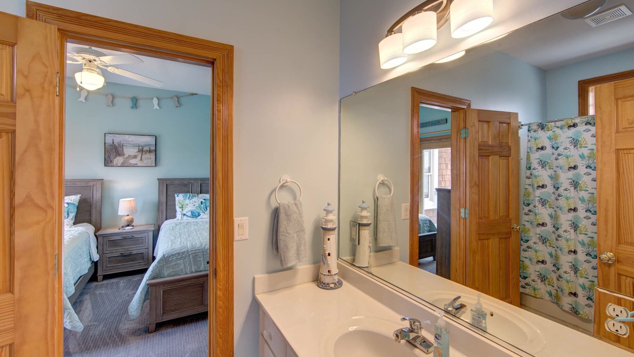 Photo of Bathroom in Manteo