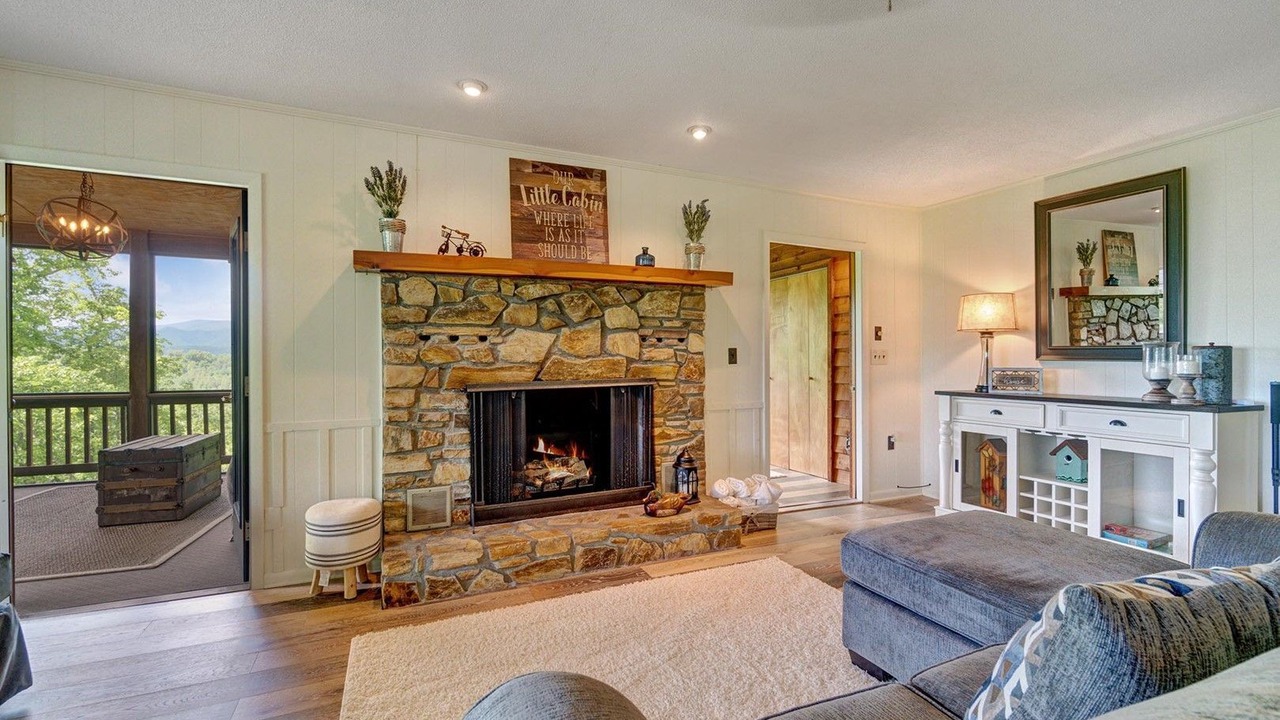 Photo of Bedroom in Robbinsville