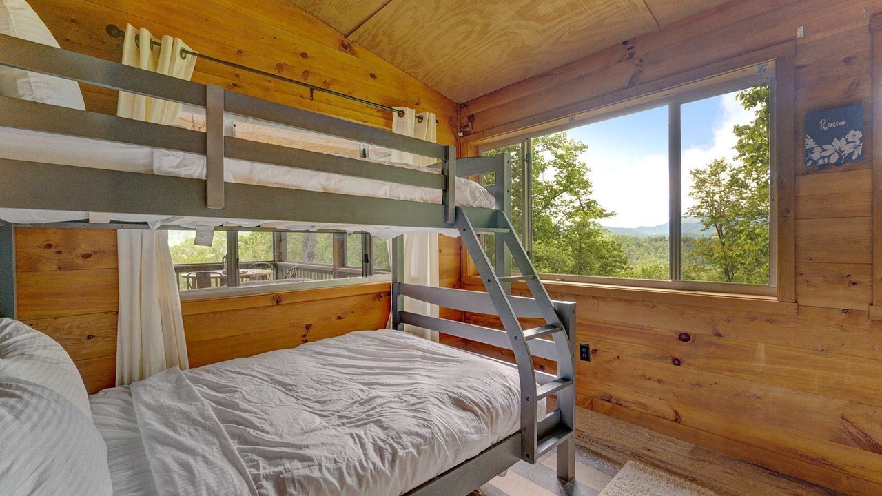 Photo of Bedroom in Robbinsville