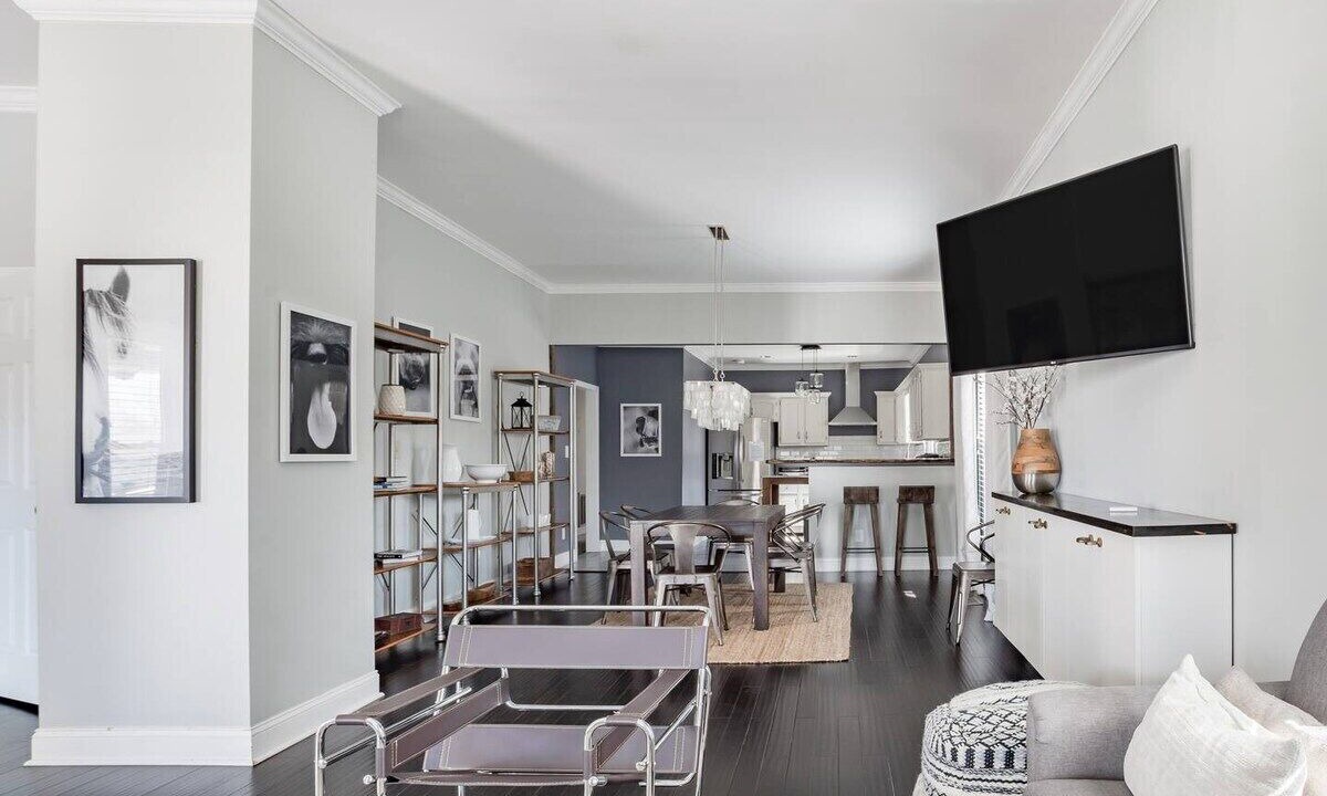 Photo of Livingroom in Third Ward