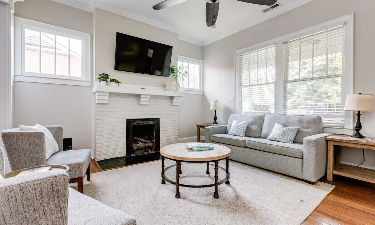 Photo of Livingroom in Wesley Heights