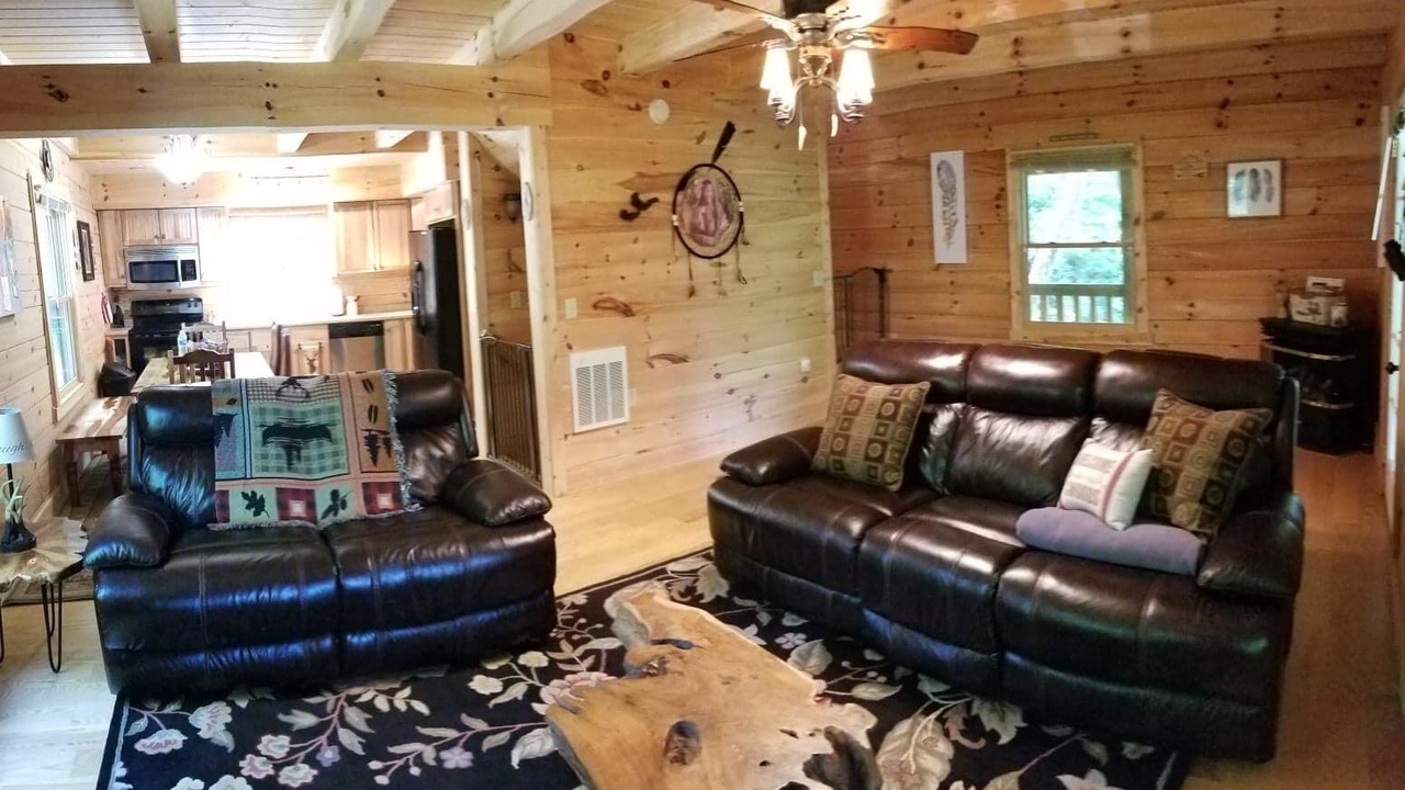 Photo of Livingroom in Cranberry Falls