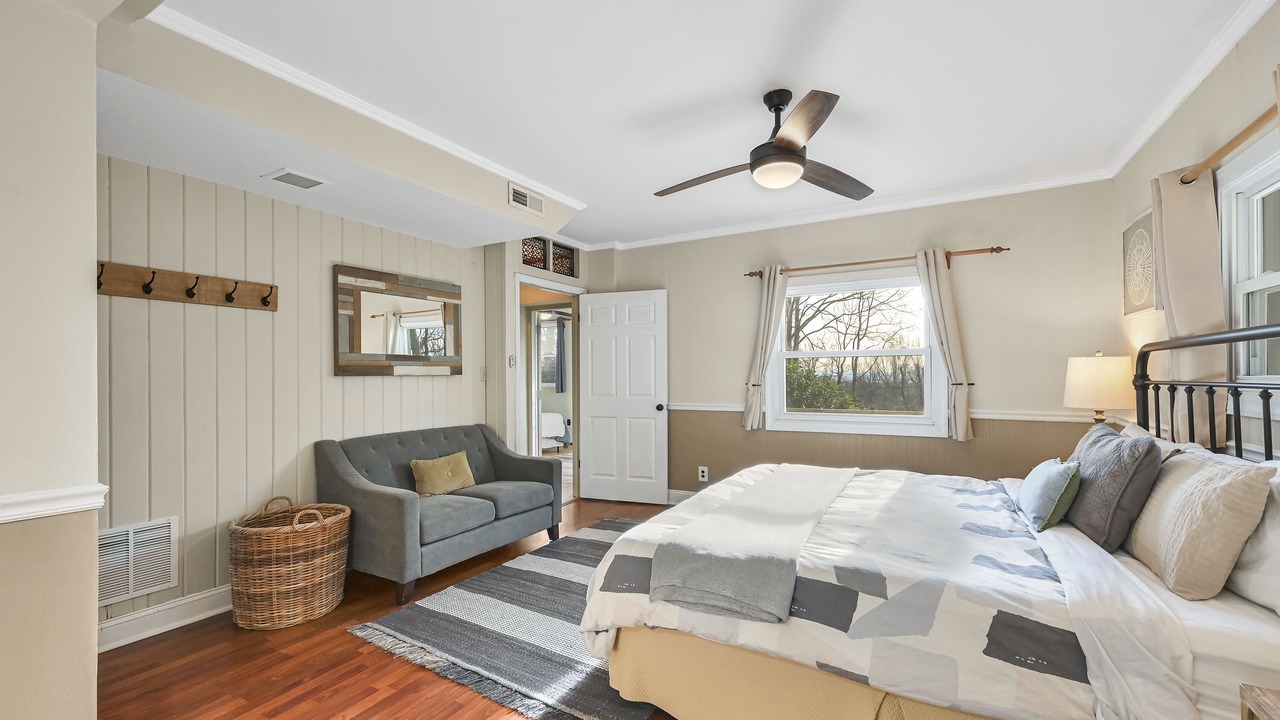 Photo of Bedroom in Royal Pines