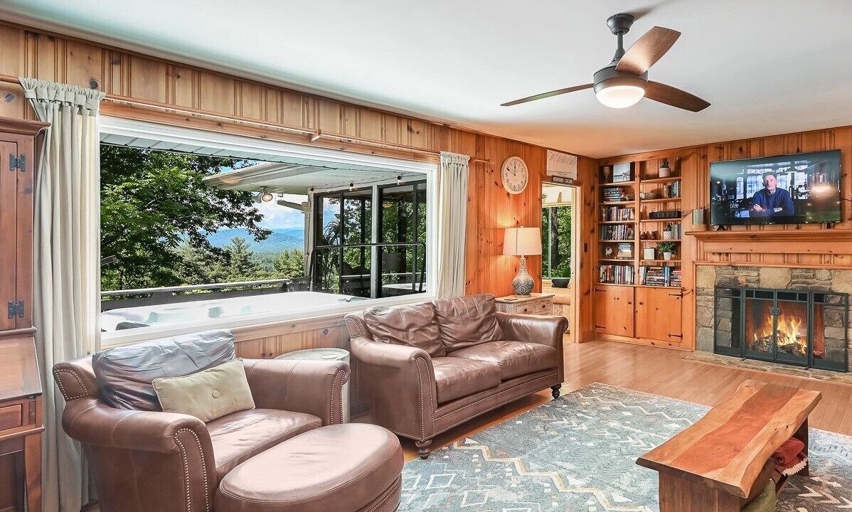 Photo of Bedroom in Royal Pines