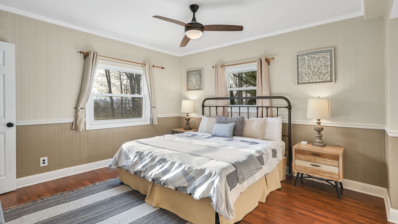 Photo of Bedroom in Royal Pines