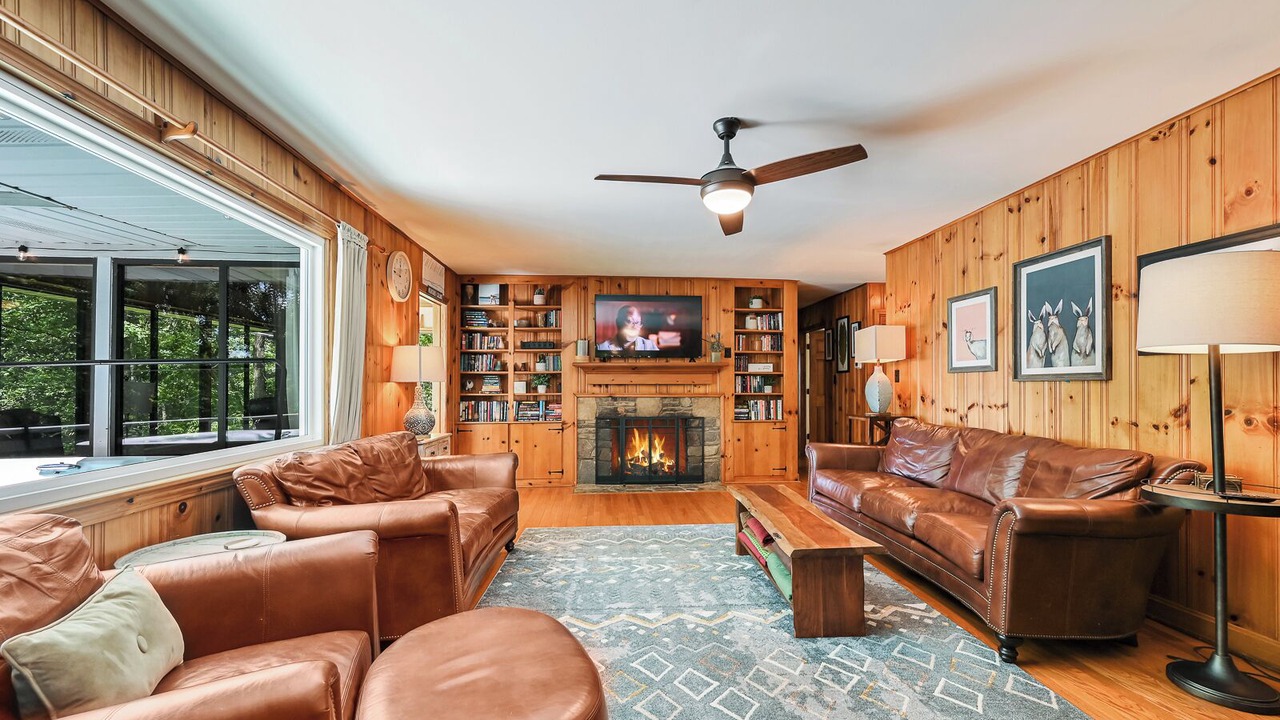 Photo of Livingroom in Royal Pines