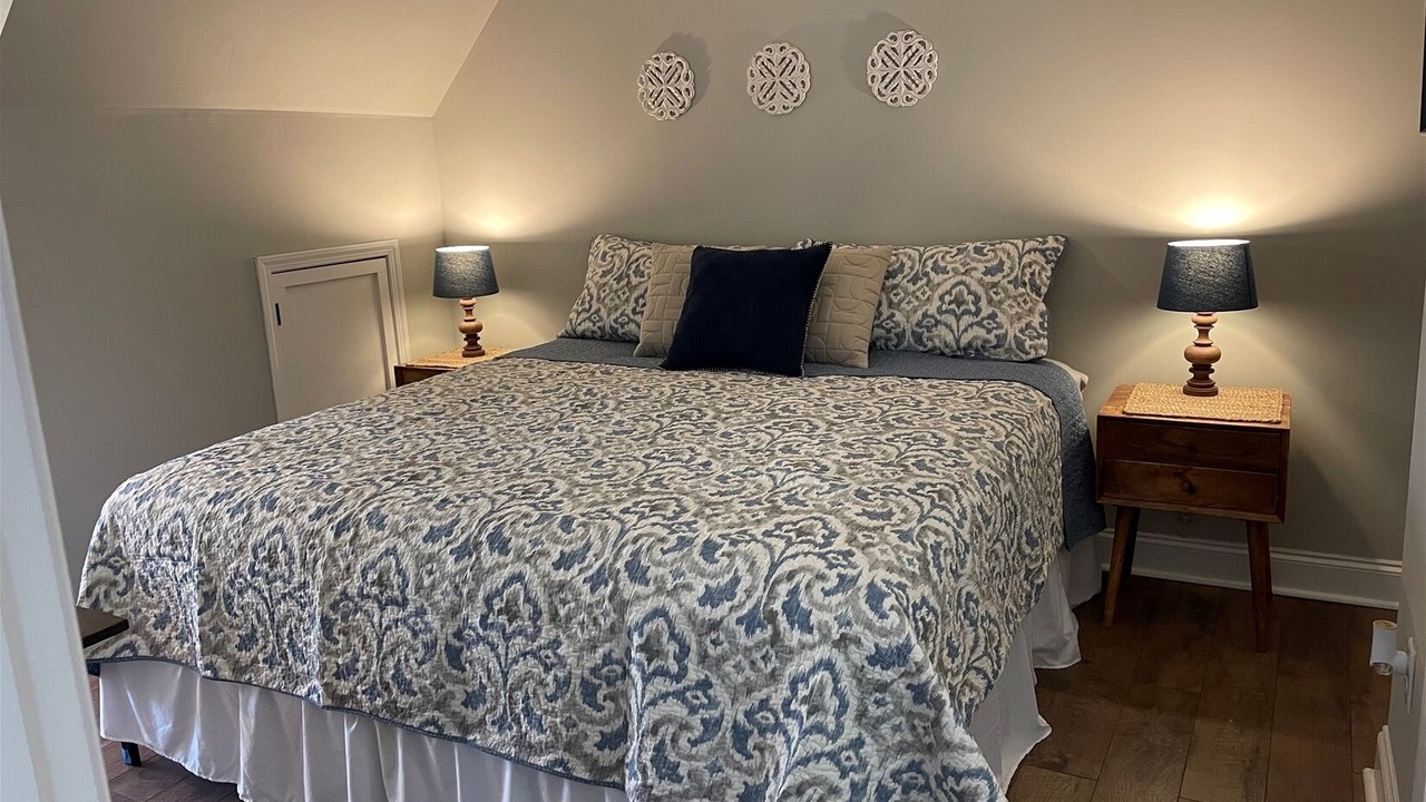Photo of Bedroom in Hendersonville
