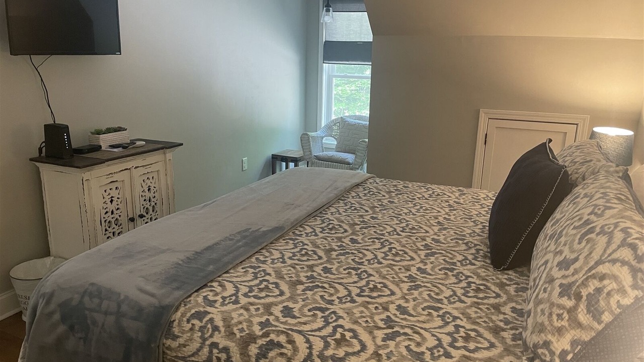Photo of Bedroom in Hendersonville