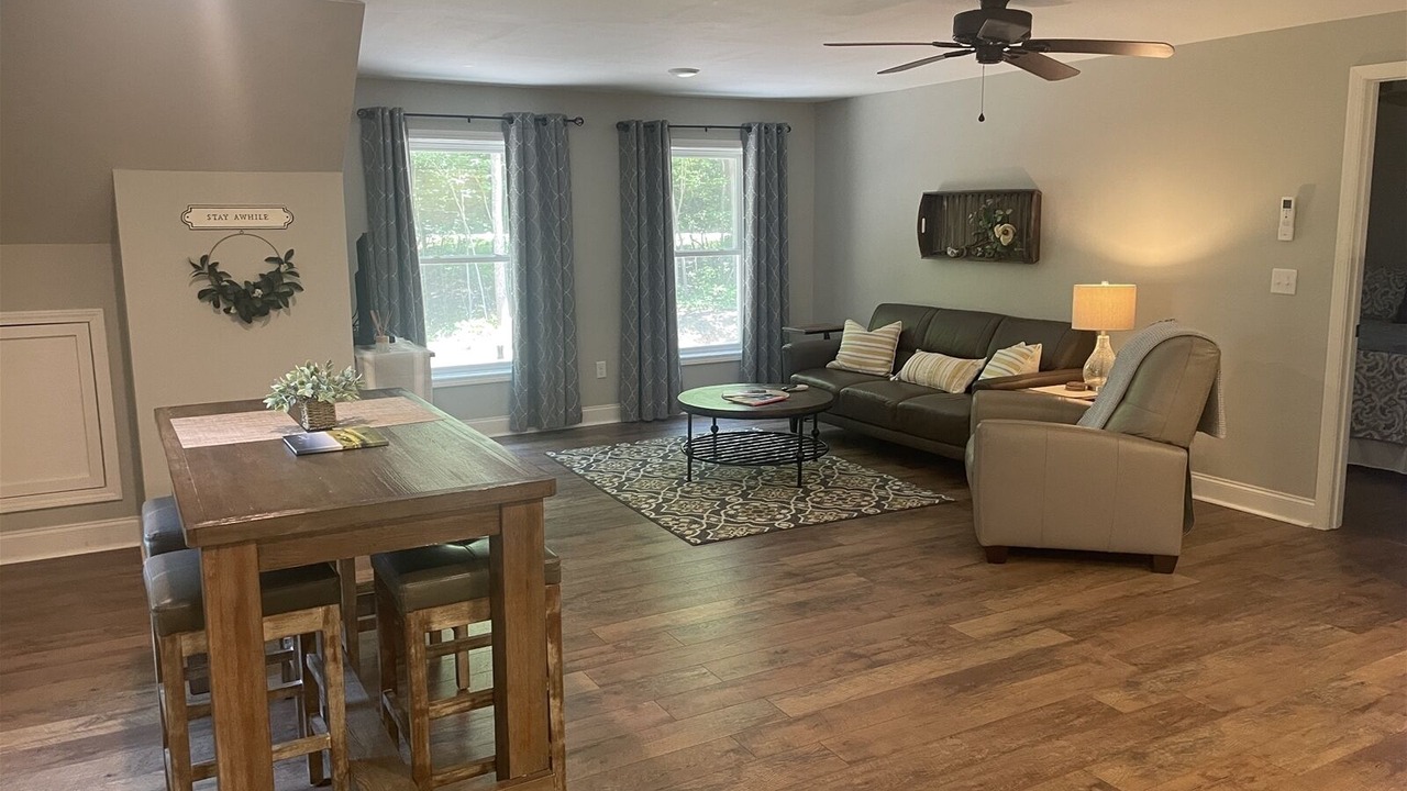 Photo of Livingroom in Hendersonville