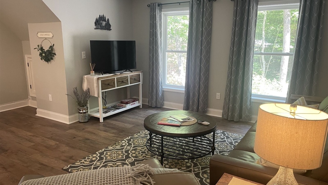 Photo of Livingroom in Hendersonville