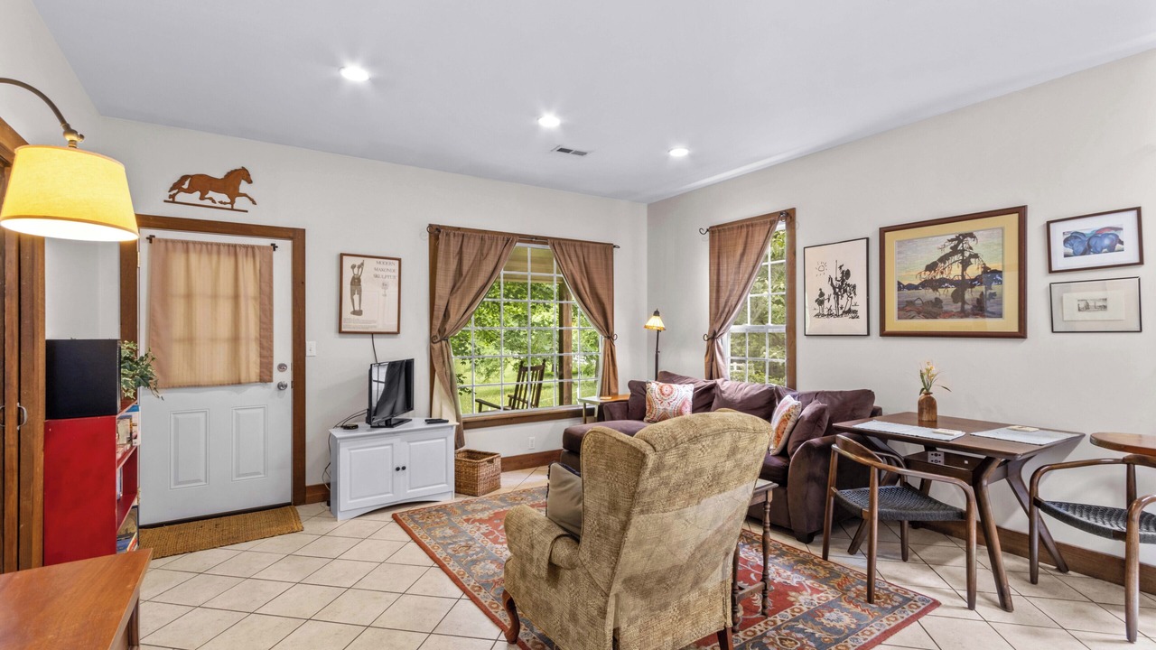 Photo of Livingroom in Barium Springs