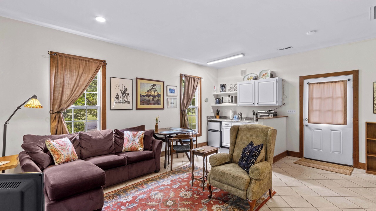 Photo of Livingroom in Barium Springs