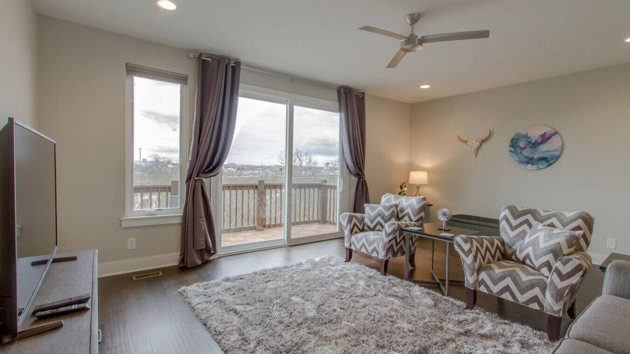 Photo of Livingroom in Katie Hill Neighborhood