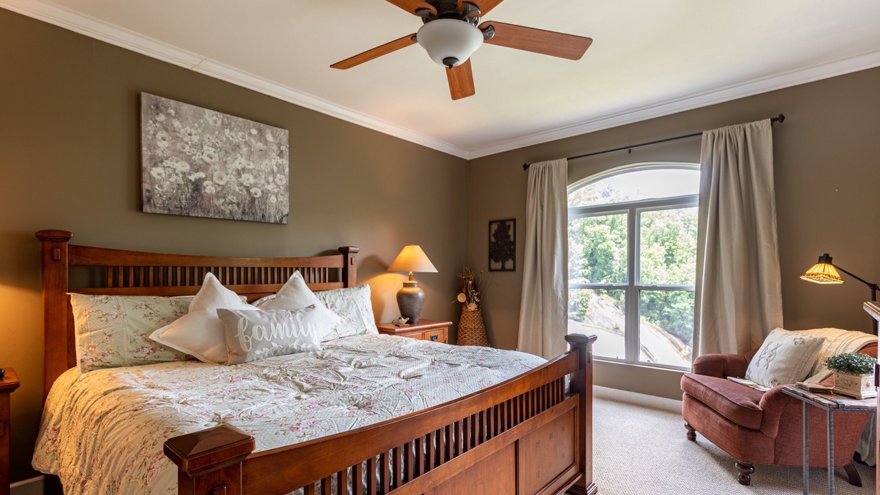 Photo of Bedroom in Lake Toxaway