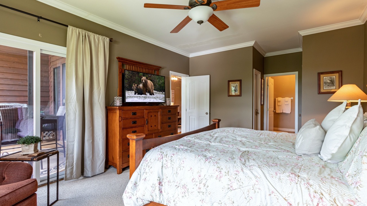 Photo of Bedroom in Lake Toxaway