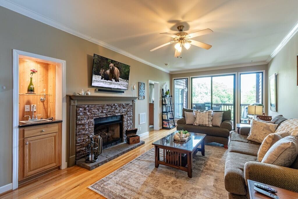 Photo of Livingroom in Lake Toxaway