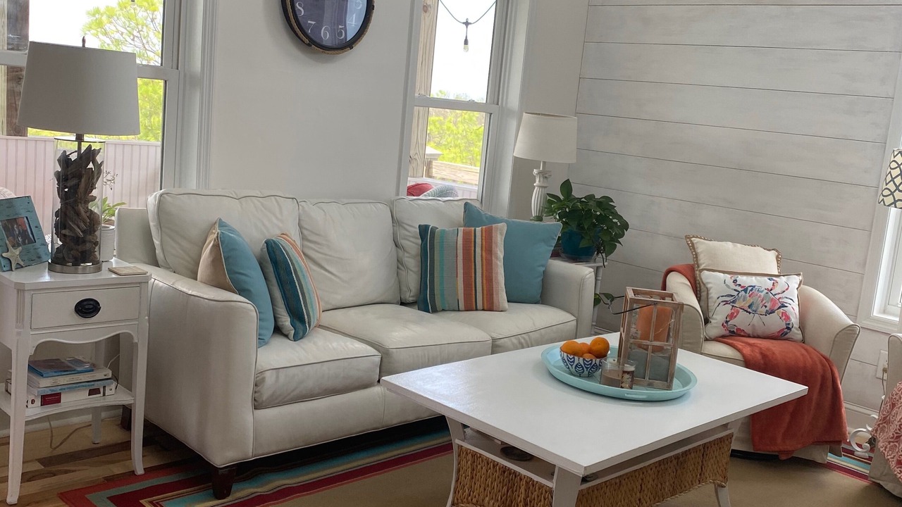 Photo of Livingroom in Cedar Island