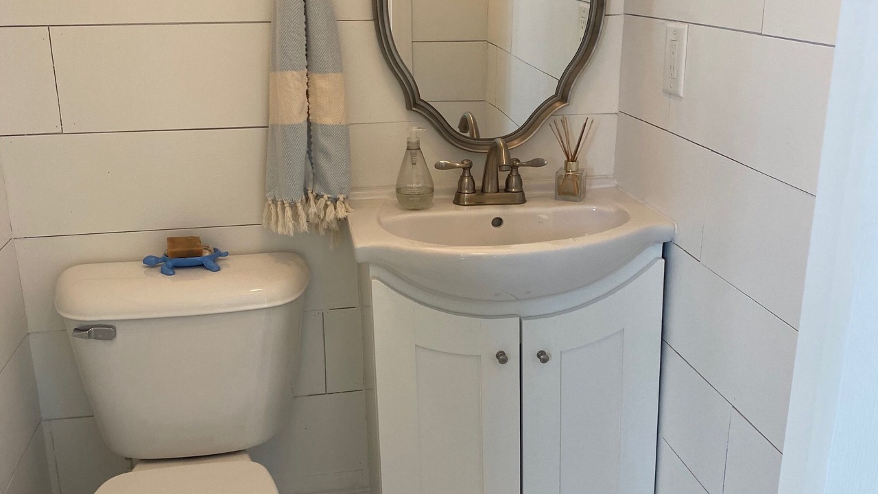 Photo of Bathroom in Cedar Island
