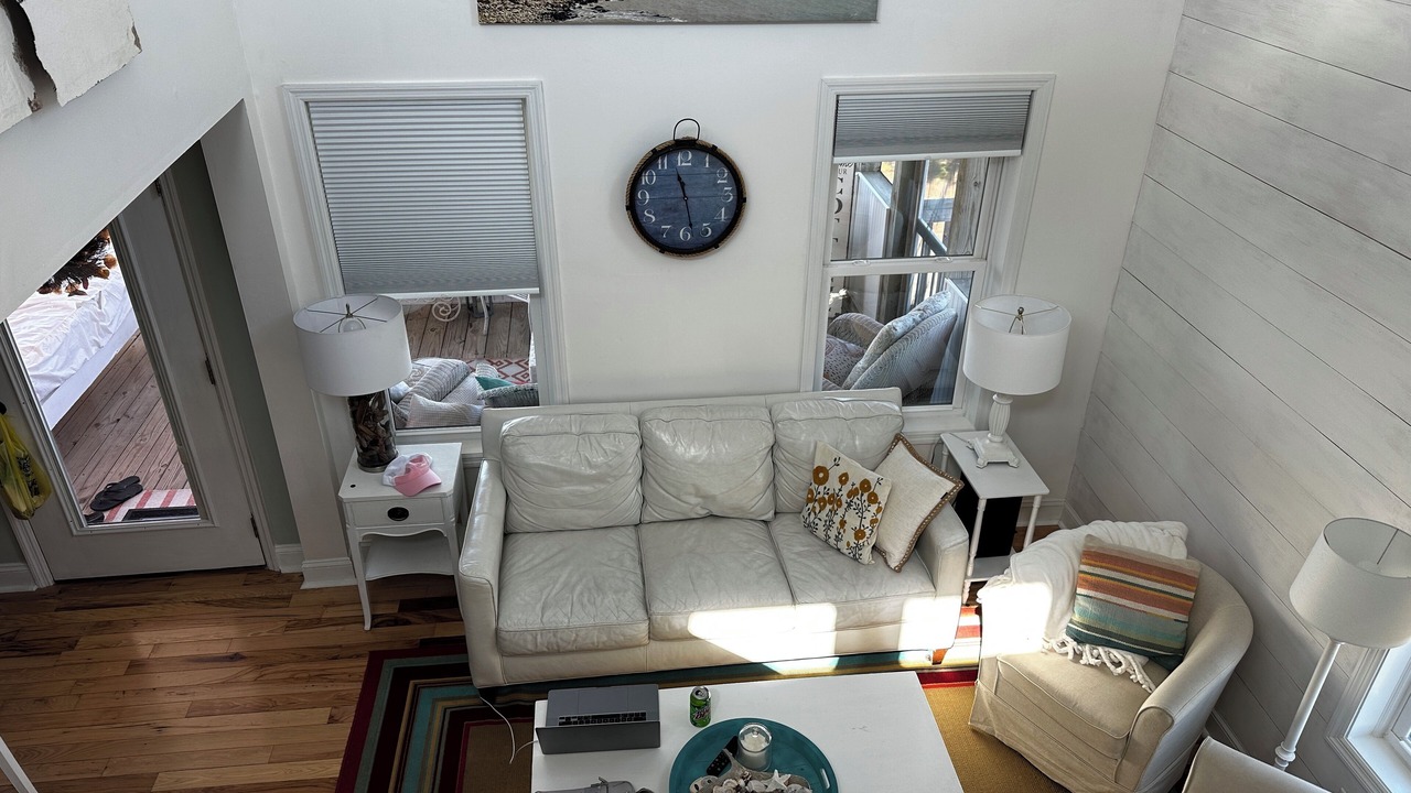 Photo of Livingroom in Cedar Island