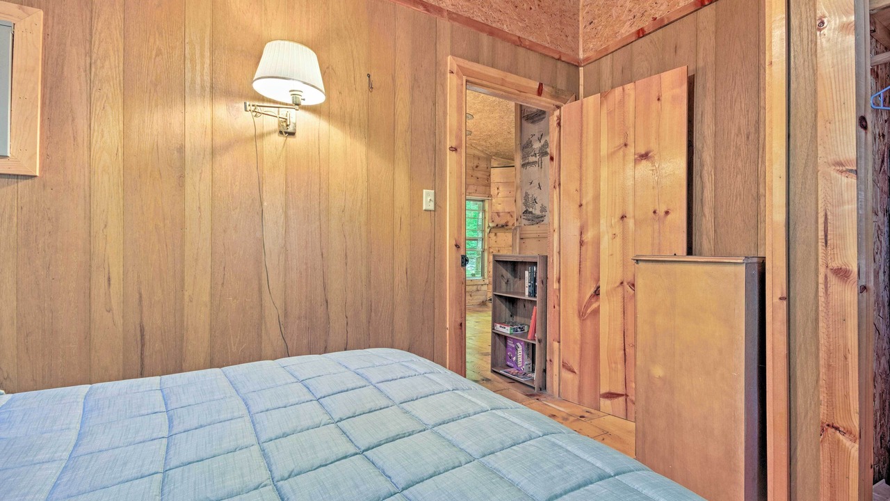 Photo of Bedroom in Barnardsville