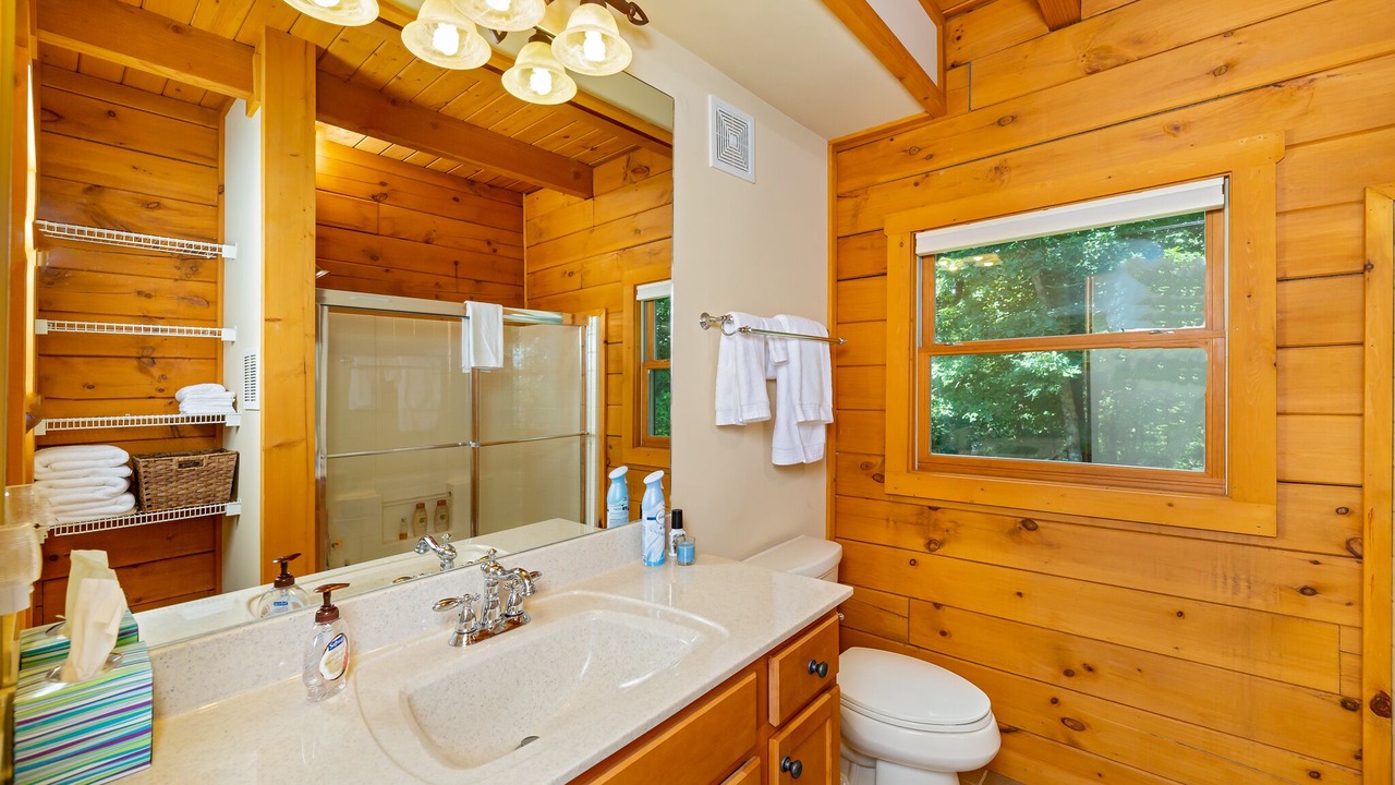 Photo of Bathroom in Old Fort