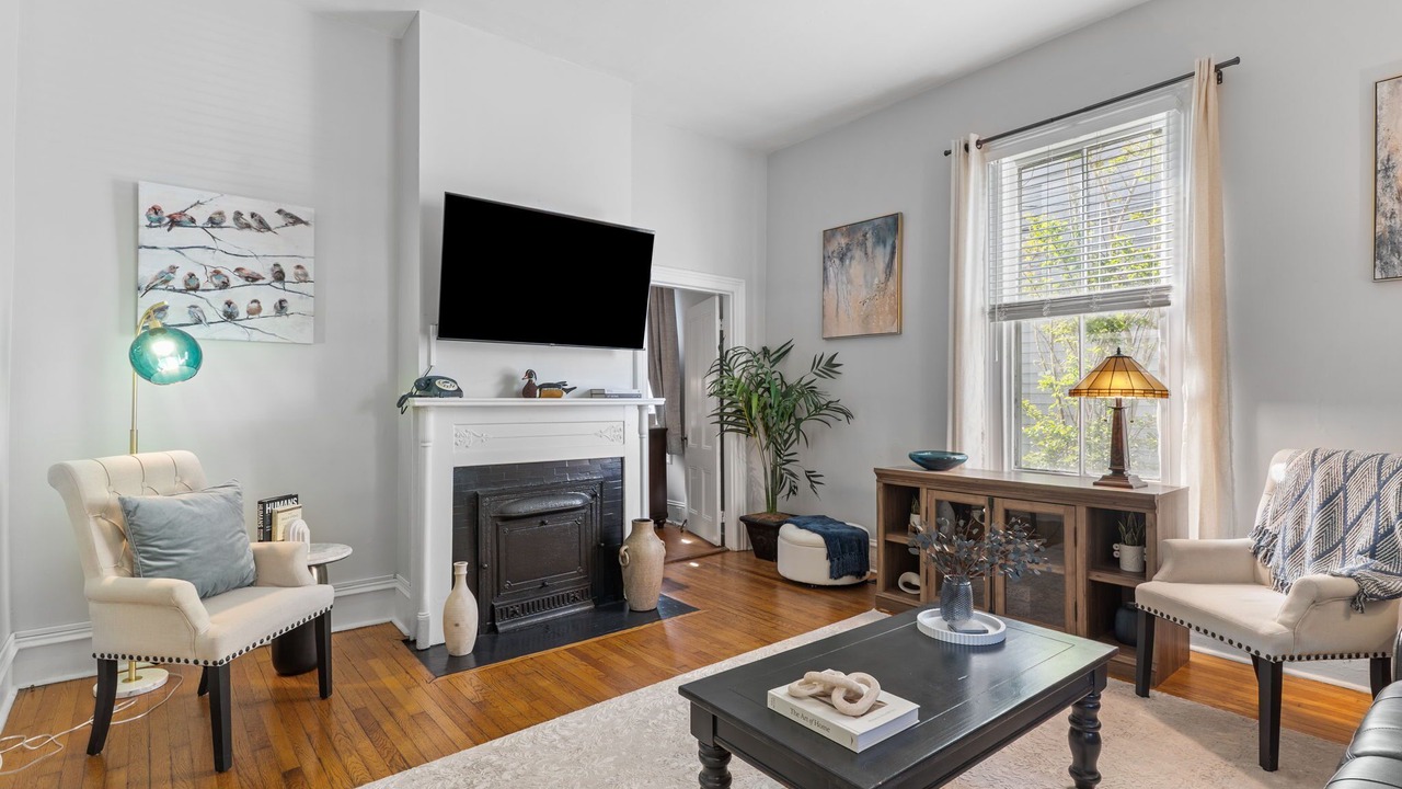 Photo of Livingroom in Wilmington Historic District