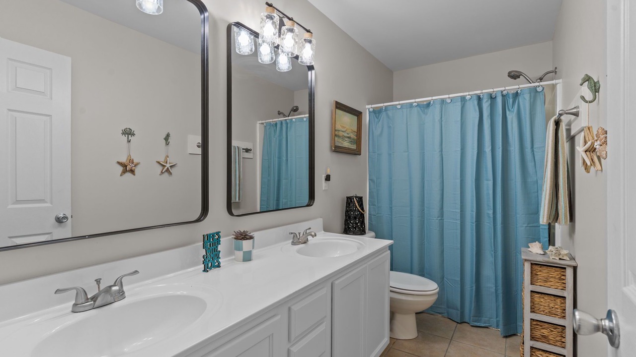 Photo of Bathroom in Tranquil Harbour