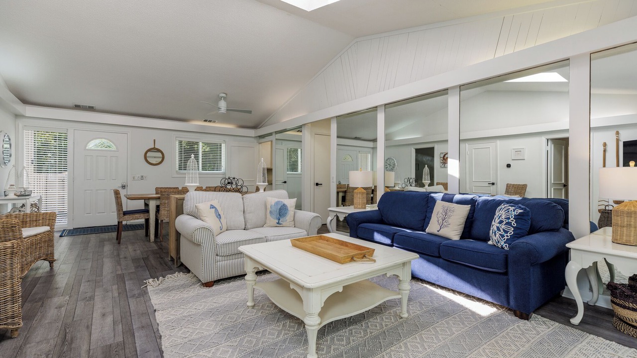 Photo of Livingroom in Lawton Woods