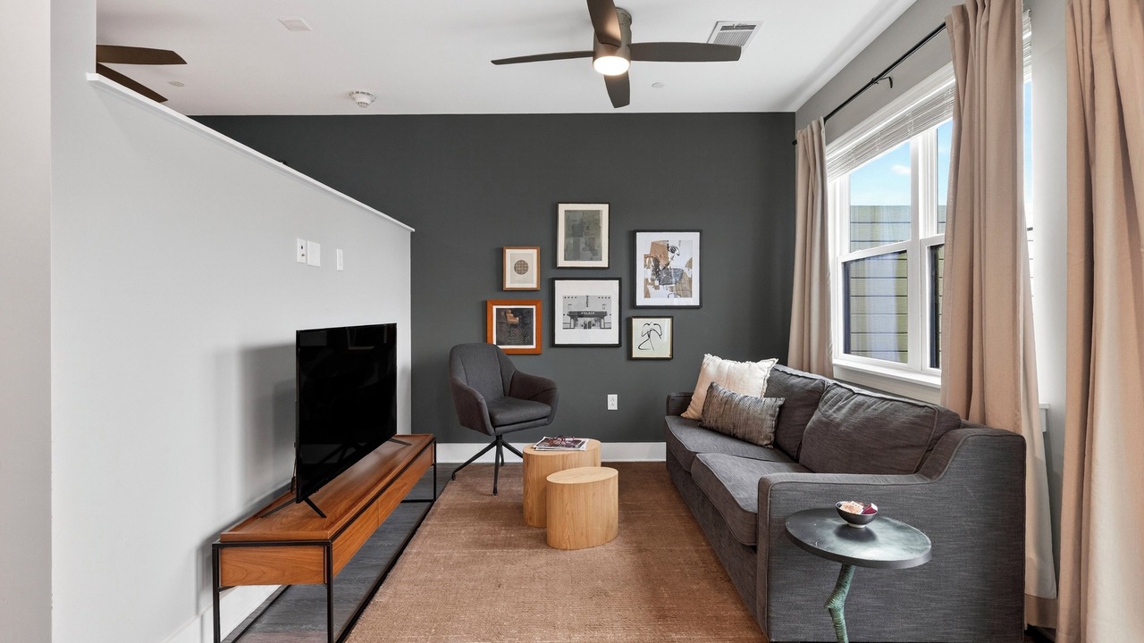 Photo of Livingroom in Hillsboro Village
