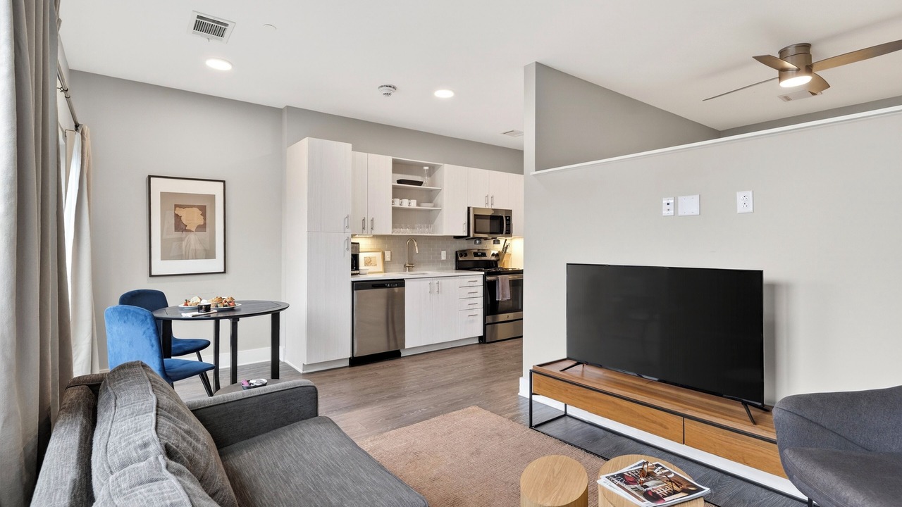 Photo of Livingroom in Hillsboro Village