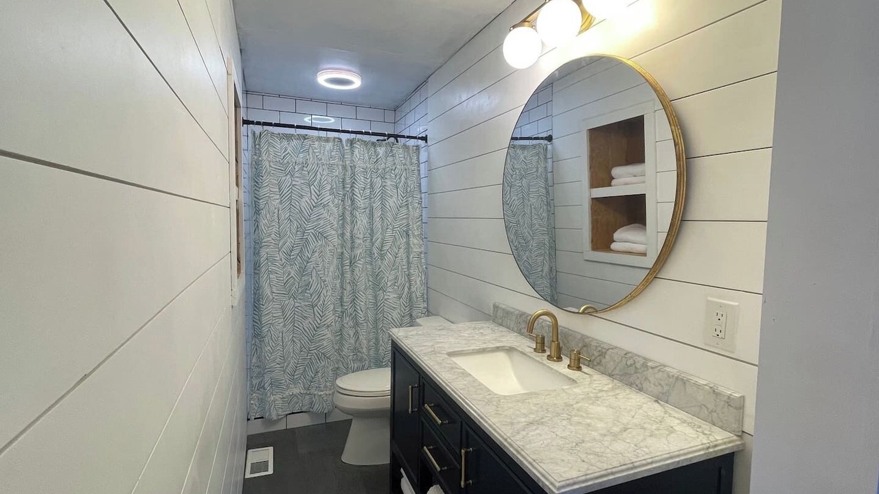 Photo of Bathroom in Green Meadow