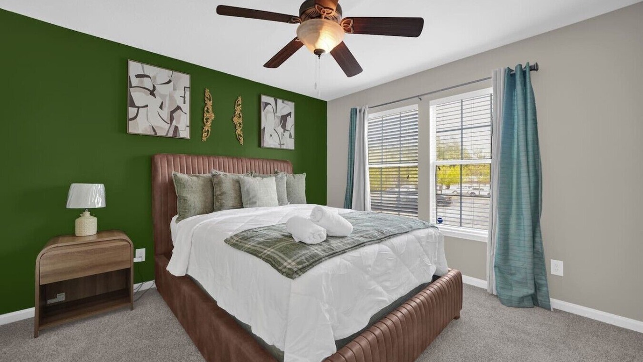 Photo of Bedroom in Crestline Heights