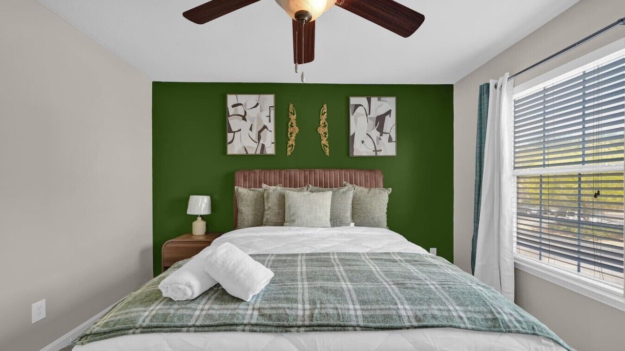 Photo of Bedroom in Crestline Heights